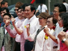 總統：一起努力讓新舞臺留下來