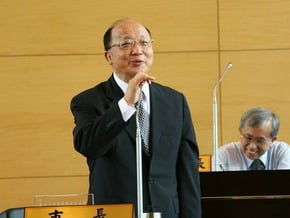 胡志強：如果不選就裸退