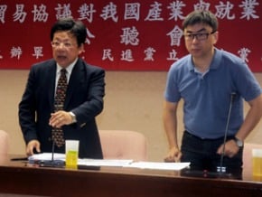 服貿公聽會 煙硝濃 官民各自表述