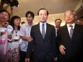 白狼遮手銬 法部：警執行問題