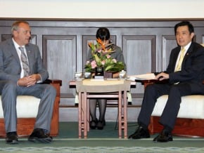 馬總統接見加拿大議員