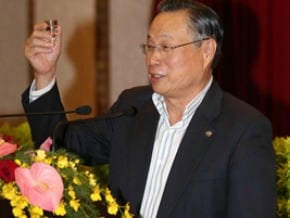 嚴明公開肯定 慰留李翔宙