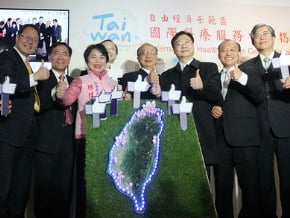 胡志強：民調比我高就讓賢