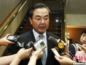 王毅與3國外長討論日本問題