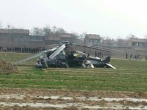 陸軍用直升機在陝西墜落