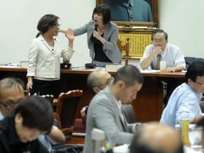 課綱公聽會 朝野立委互罵