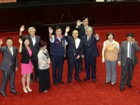 國營虧千億 預算沒審就過<br />立院連2年擺爛 挨批變相護航