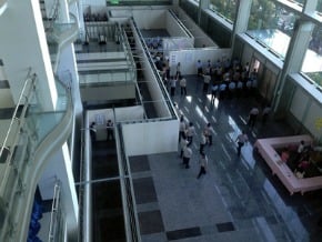 三陽股東會會場像迷宮 總統級維安列陣