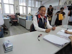操盤手變參選人 蔡啟塔出征