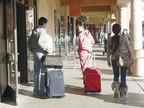 美國商務部：中國赴美旅遊人數大增