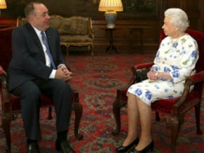 英王室三代攜手救國<br />女王籲蘇格蘭人三思未來