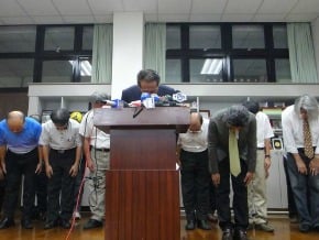 曹啟鴻道歉 5首長11月1辭職生效