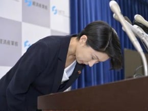 日本安倍政權因兩女大臣醜聞「大地震」