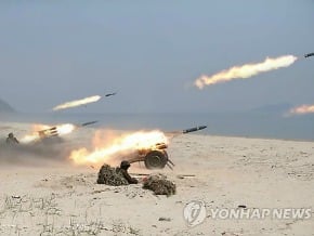 北韓試射潛艇垂直發射飛彈
