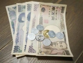 黑田開示 日圓急彈 日股翻黑
