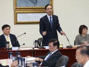 中常委「反洪」砲聲隆隆 要求朱立倫硬起來