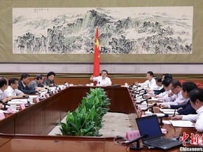 李克強：定向相機調控 雙箭齊發