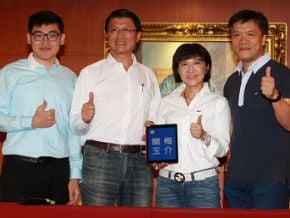 陳玉梅與謝龍介 任柱姐發言人「媒介」