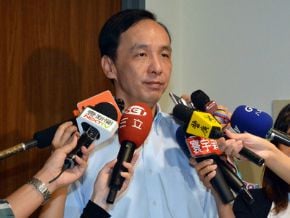 朱立倫：李鴻鈞沒有要退黨