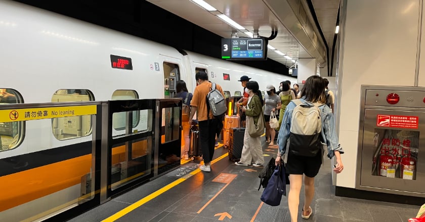 國慶連假疏運加開 高鐵、台鐵9/8開放購票