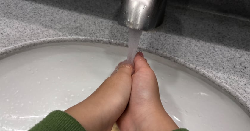 腸病毒釀開學首週72班停課 估疫情高點持續到中秋