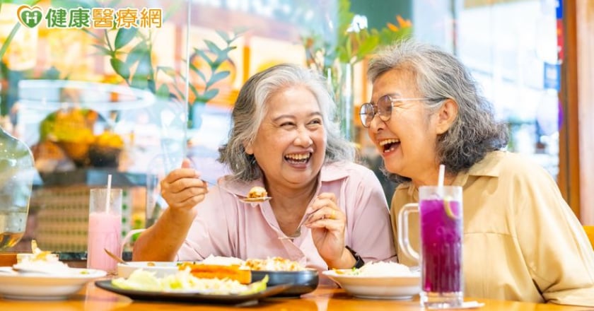 吃錯當心老得快!瑞典研究:長期吃「促發炎飲食」 慢性病累積速度增