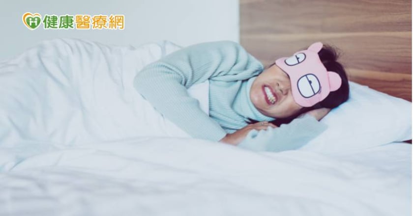 常牙關緊咬、夜間磨牙恐致裂齒！　醫：這些習慣要改掉