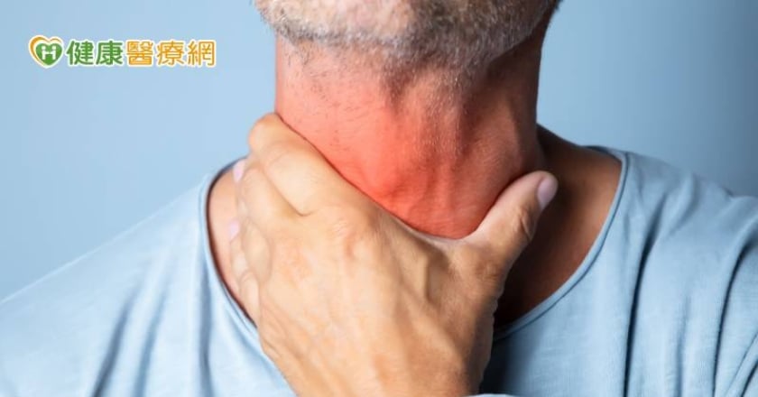 喉嚨痛險釀敗血症！他喝水如刀割還張不了口　竟是「扁桃腺周圍膿瘍」惹禍