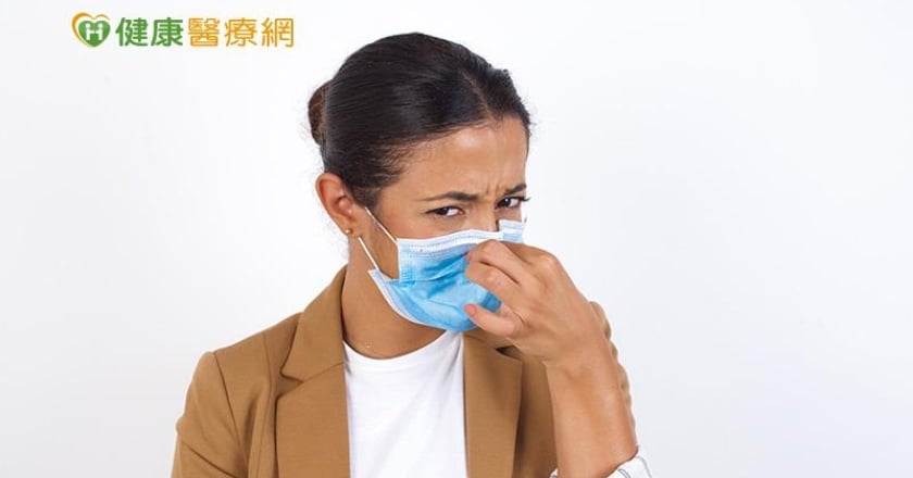 長期「戴口罩」造成口臭問題？牙醫師：多喝水！增加唾液分泌