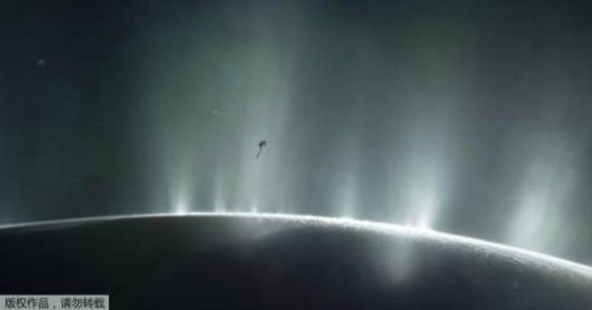 卡西尼號太空船終極任務:高速俯衝土星內環拍照