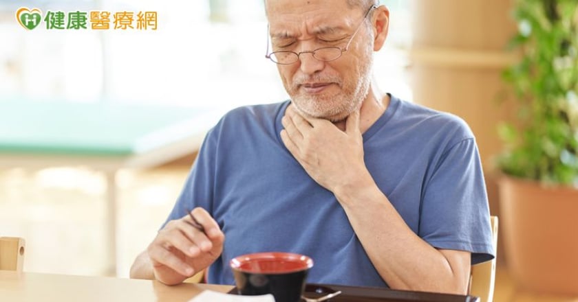 6旬男反胃嘔吐「連喝水都困難」竟是罕見末期食道弛緩不能症