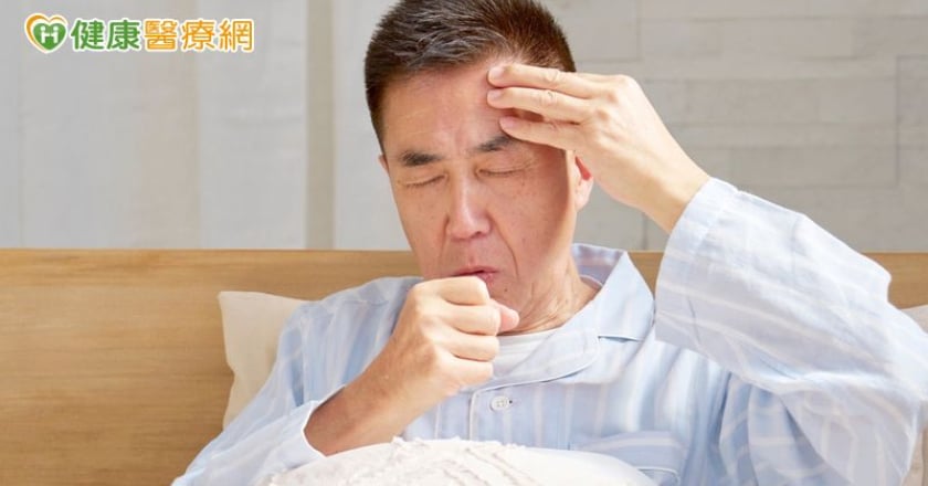 76歲男「以為小感冒」竟是新冠！ 醫示警：無明顯重症也不能大意