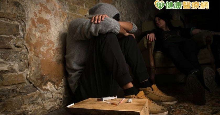 不堪心理壓力誤觸毒品　醫療協助有效戒治