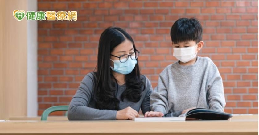 孩童戴口罩影響情緒、語言發展！　治療師有解