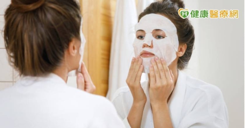 保濕、抗老…面膜該天天敷嗎？ 皮膚科醫授「最佳使用法」