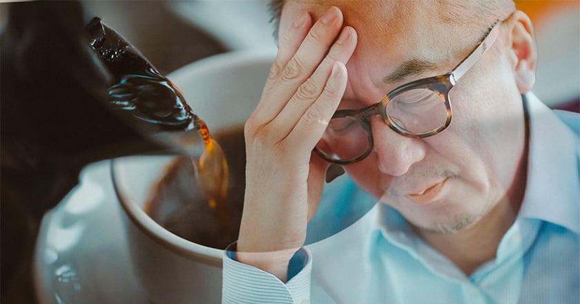 頭痛喝杯咖啡緩解？ 醫籲：「長久可能愈喝愈痛！」