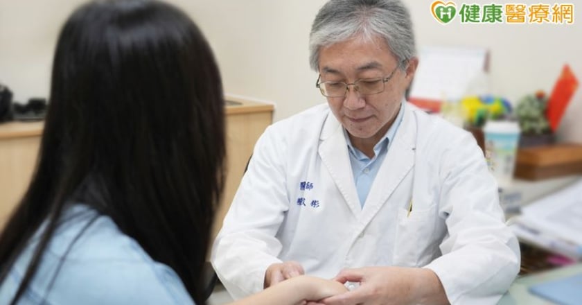 常碰冰水會導致類風濕性關節炎？醫：可能性低
