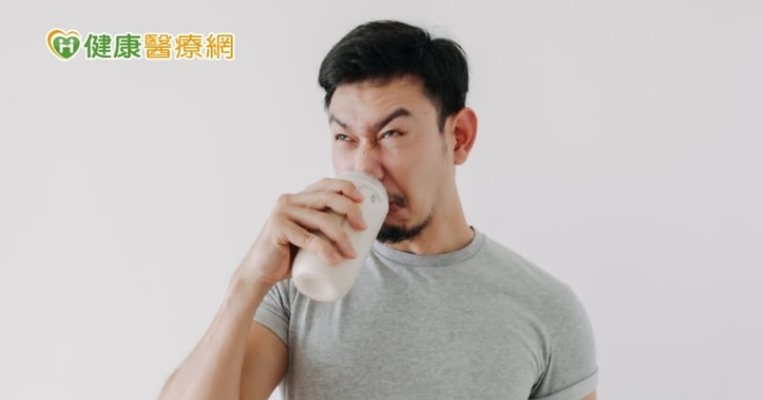 知名健身蛋白粉含禁用防腐劑 吃下苯甲酸是否會致癌?