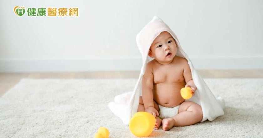 染輪狀嚴重水瀉幼童住院5天，家長超心疼！醫籲：按時口服疫苗，及時做好預防