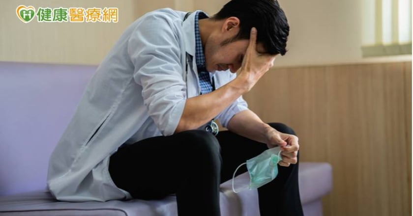 突劇烈頭痛、四肢體無力？　當心「硬腦膜下血腫」惹禍