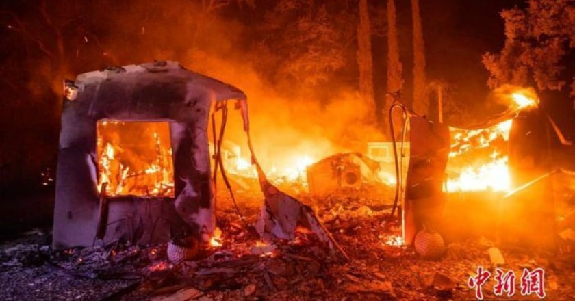美加州山火致至少7人死亡 舊金山三面被野火「包圍」