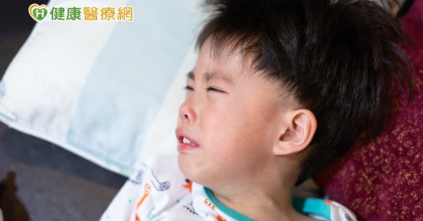 一吃就吐、體重驟降！ 罕見「十二指腸遭夾」不治療恐致殘
