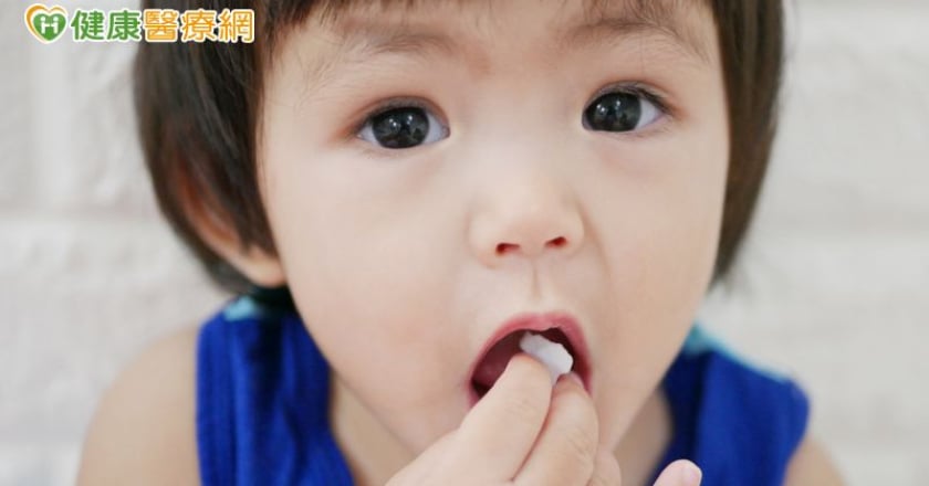 1歲嬰吃芭樂「卡氣管」險喪命!釀吸入性肺炎進ICU 幼兒進食留意3點