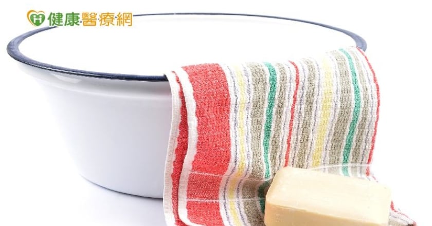 【失能照護】植物人洗澡好困難? 「原床泡澡」教學(上)-用具、前置準備
