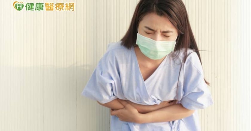 焦慮疫情恐釀大腸激躁症　醫揭「常見排便習慣改變」
