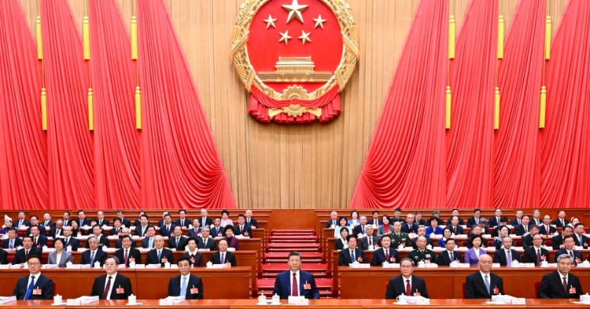 李強做政府工作報告 今年經濟成長目標設4.5%至5%