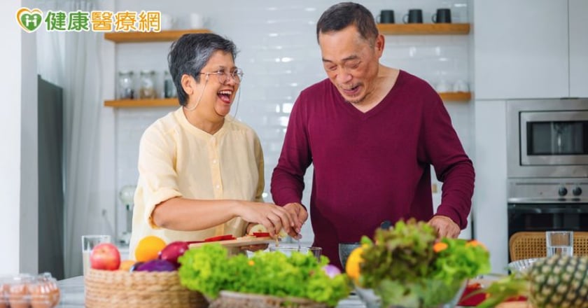 研究：銀髮族吃「植物性飲食」失智風險降 但若為加工食品仍無益健康