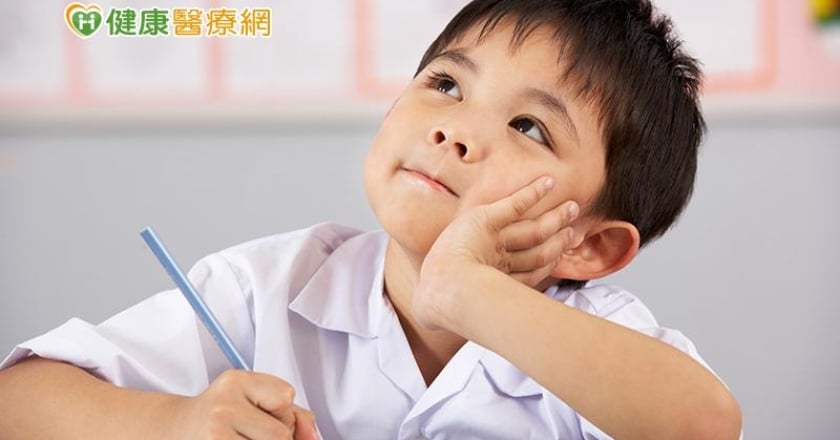 家中寶貝上學不專心？很皮？　兒科醫師教你分辨原因
