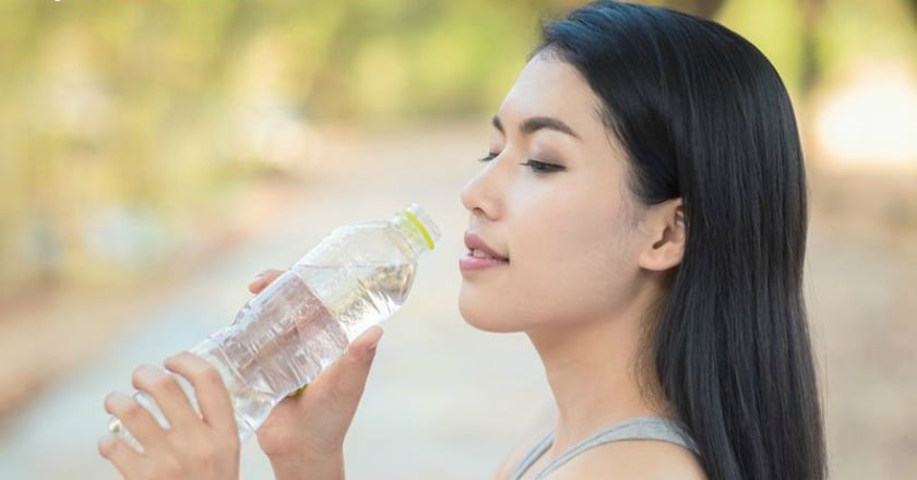 多喝水有益健康？　醫：排尿量達標才是重點