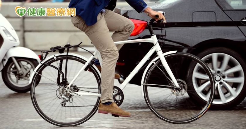 騎車手麻別輕忽！可能是騎車姿勢不良導致尺神經病變 如何預防、治療？